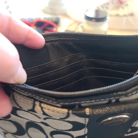 Coach wristlet - Picture 2 of 2